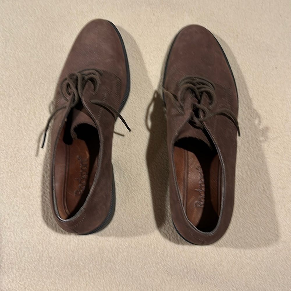 NWT Rockport brown suede tie up ladies shoes. These are low heels and a 8 1/2 N - Picture 2 of 5